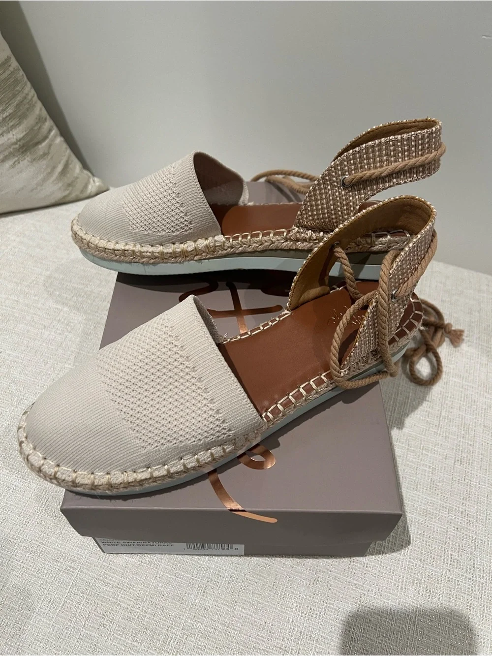 Crown Vintage light beige